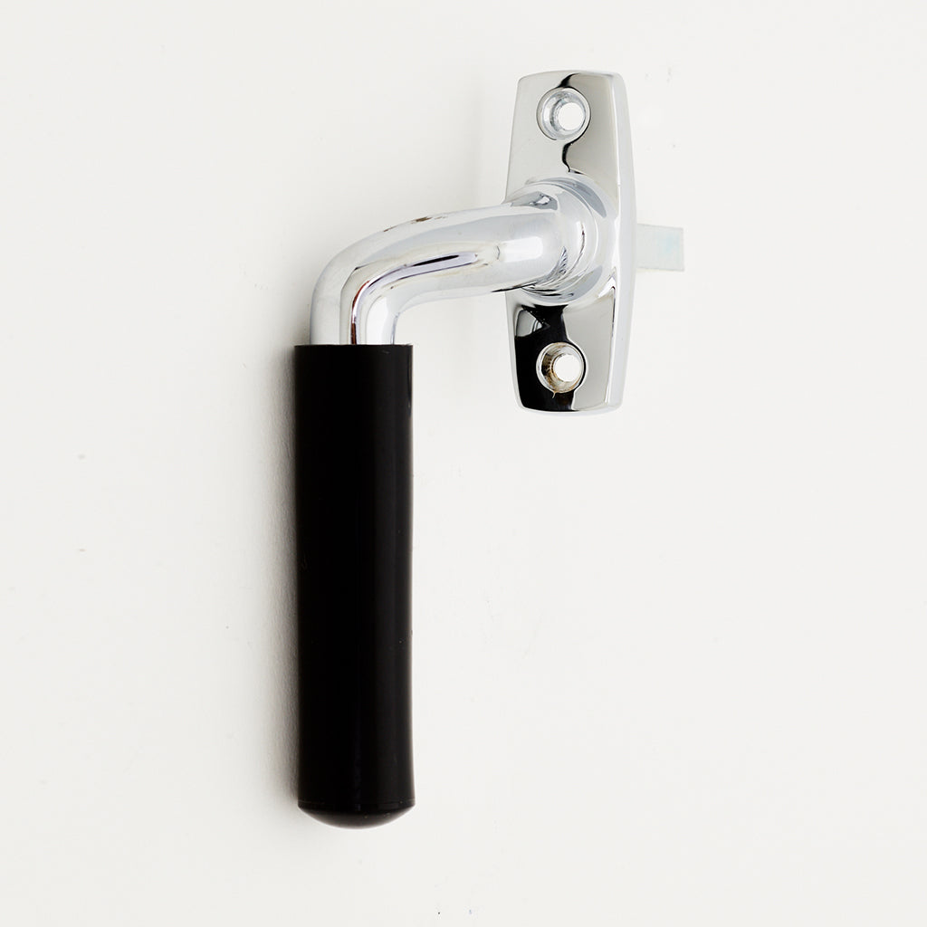 Fönsterhandtag 2383 vänster krom med svart plastgrepp