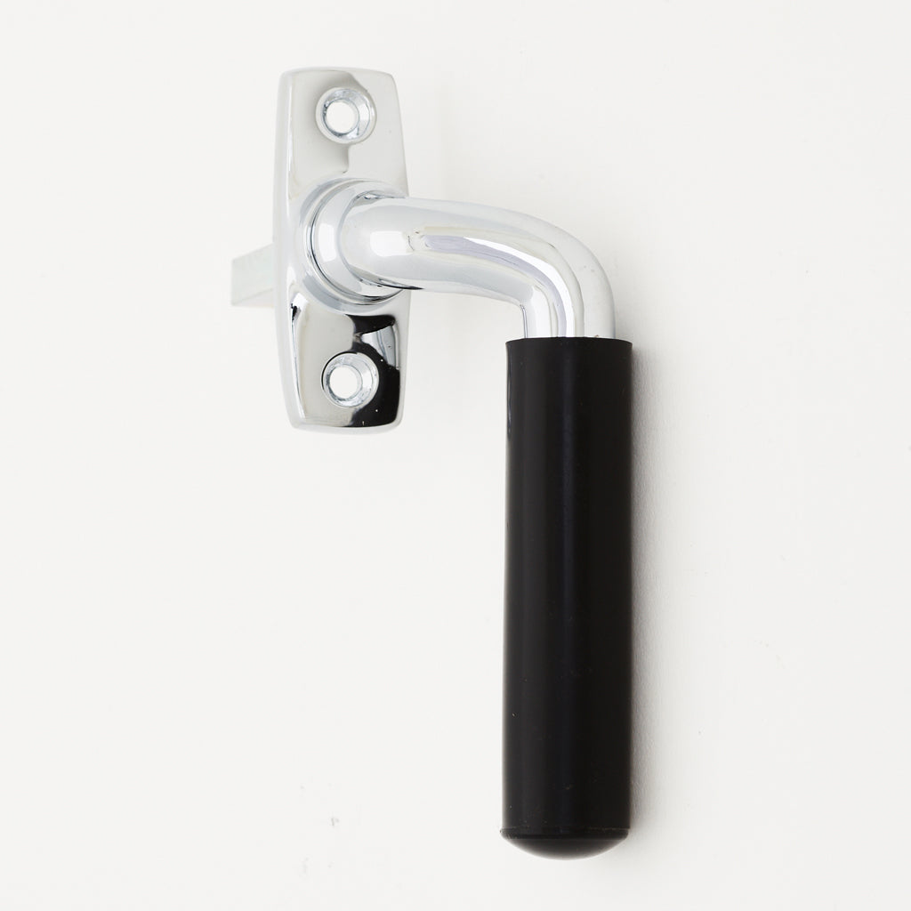 Fönsterhandtag 2382 höger krom med grepp i svart plast
